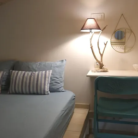 The Tiny Dependance *