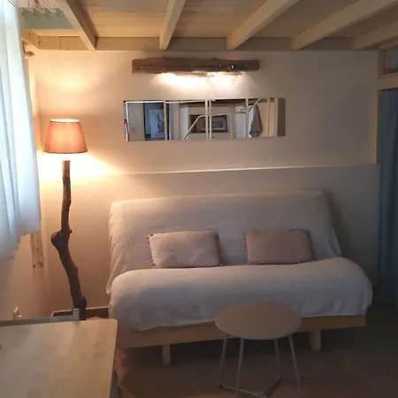 The Tiny Dependance *