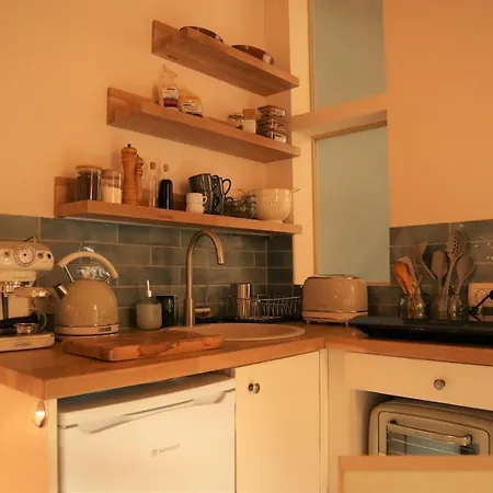 The Tiny Dependance * Argosztóli